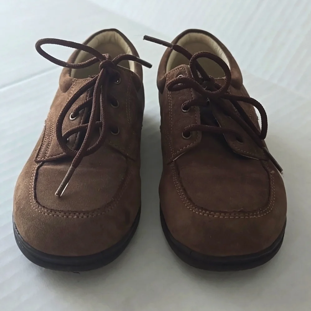 Jumping Jacks Brown Dress Shoes with Lace-Up Design and Rounded Toe
